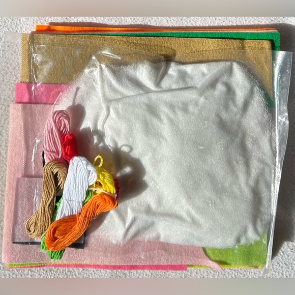 Sew Mini Treats / Felt Food Craft Kit by Klutz & Gorgeously Gruesome Zombies Kit - Picture 8 of 10